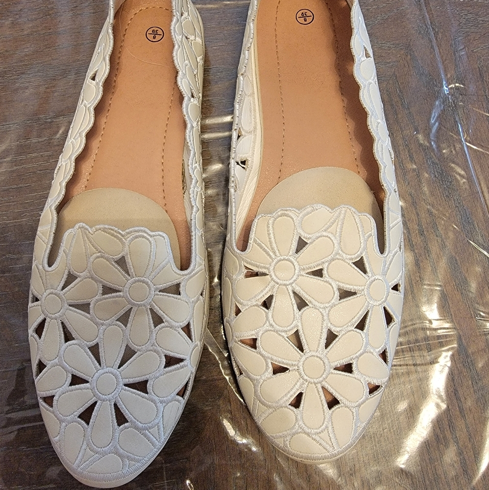 Women's flats